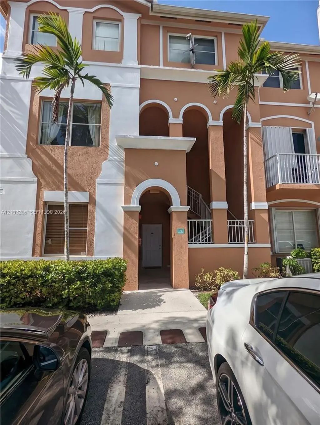 17650 Nw 73rd Avenue #208-18, Hialeah
