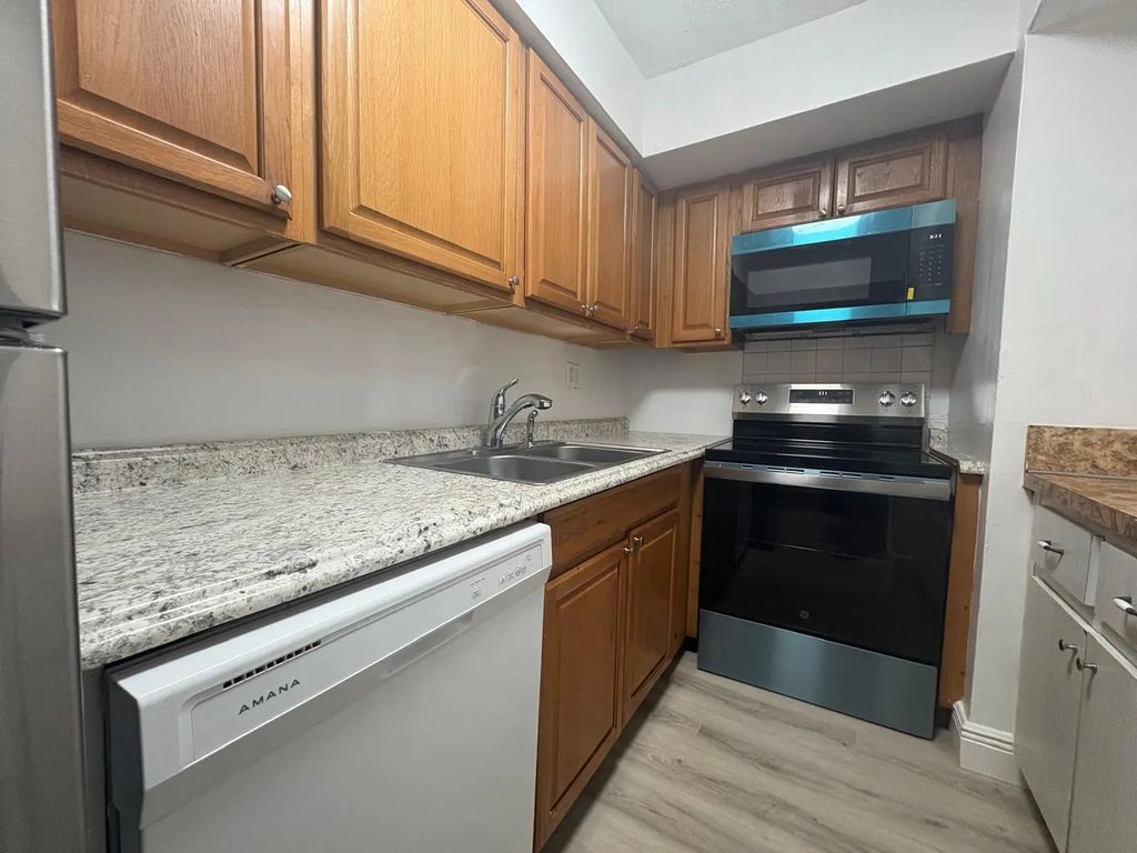 1740 Nw 60th Avenue #10, Sunrise