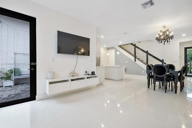 4 of 41 - 8110 Nw 104th Court, Doral, FL