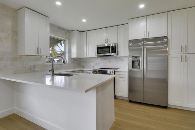 4 of 49 - 625 High Point Drive #c, Delray Beach, FL