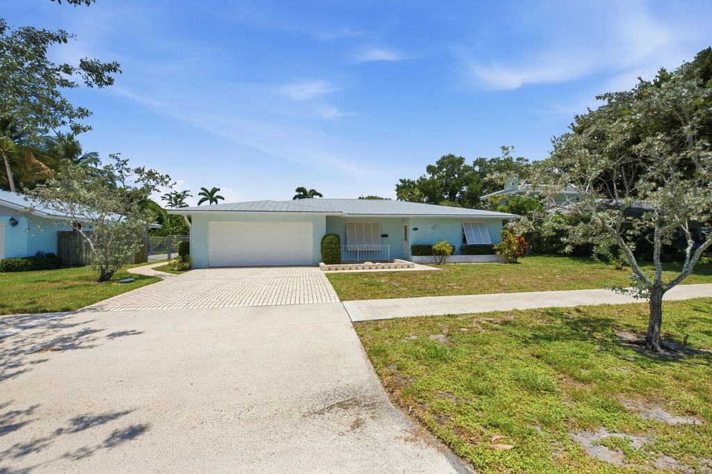 916 Evergreen Drive, North Palm Beach