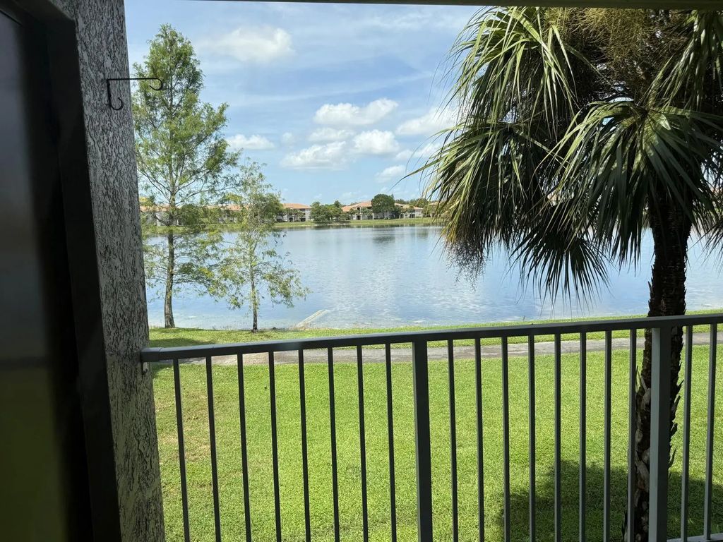5061 Wiles Road #202, Coconut Creek