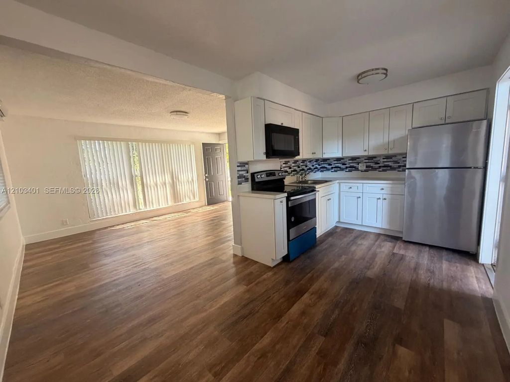 1821 Thomas Street #13, Hollywood