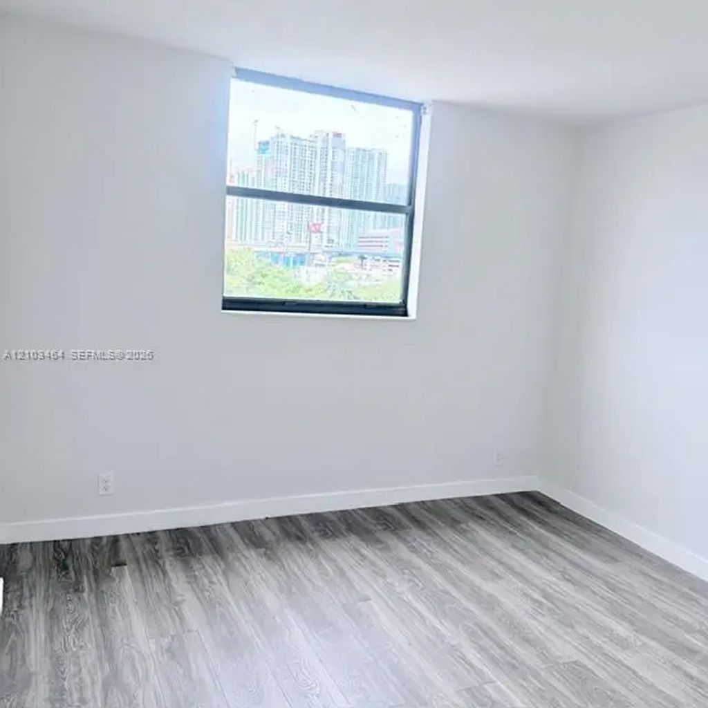 546 Sw 1st Street #603, Miami