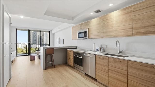 121 Ne 34th Street #1106a, Miami