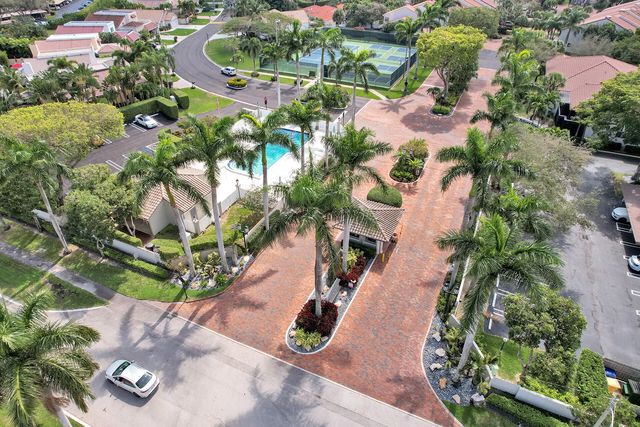 40 Pelican Pointe Drive #205, Delray Beach
