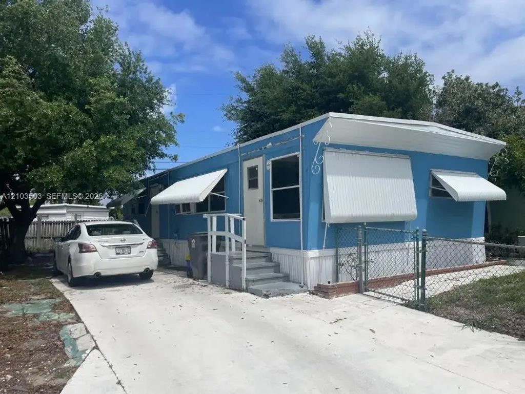 2939 Banyan Lane #h, West Palm Beach