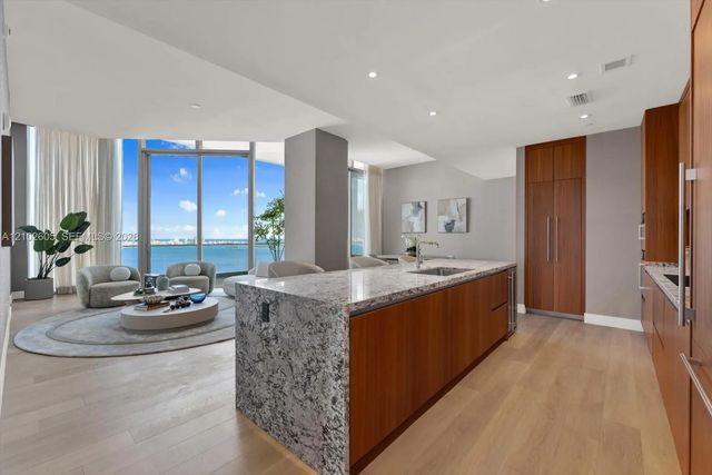5 of 34 - 175 Se 25th Road #3704, Miami, FL