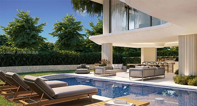 4 of 11 - 920 N Venetian Drive, Miami, FL