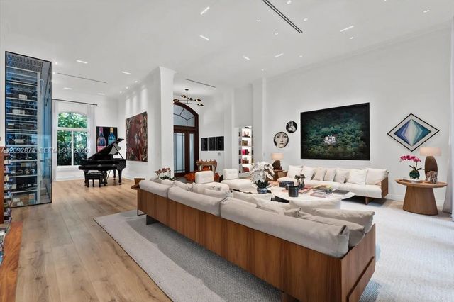 4 of 76 - 4801 Sw 74th Terrace, Miami, FL