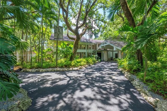 4 of 13 - 5600 Oakwood Lane, Coral Gables, FL