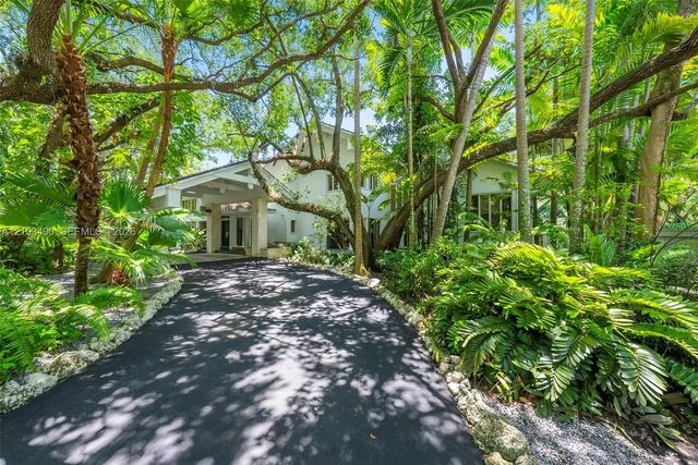 5 of 13 - 5600 Oakwood Lane, Coral Gables, FL
