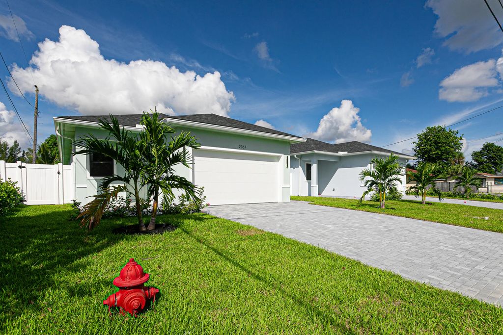 2367 E Faith Avenue, Schall Circle