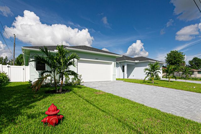 2367 E Faith Avenue, Schall Circle