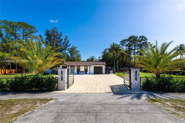 2 of 34 - 13880 Persimmon Boulevard, Royal Palm Beach, FL