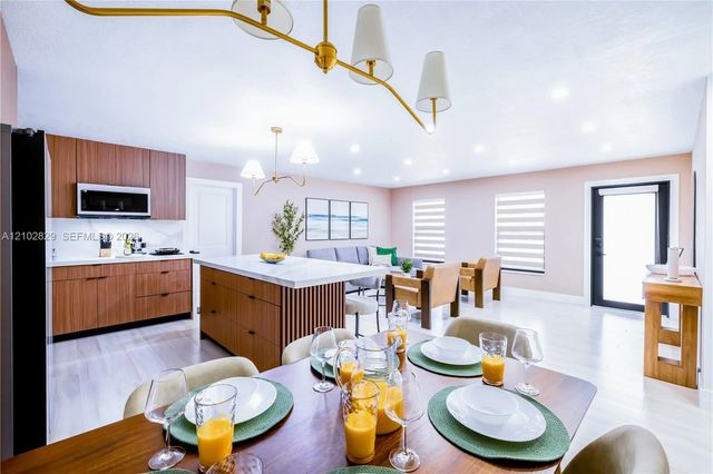5 of 34 - 13880 Persimmon Boulevard, Royal Palm Beach, FL