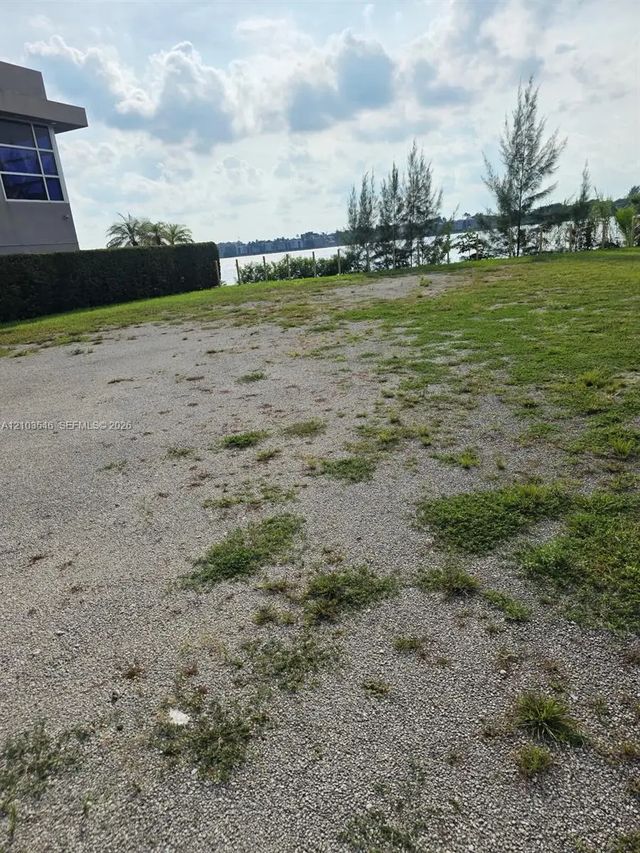 3 of 5 - 16410 Nw 59th Avenue, Miami Lakes, FL