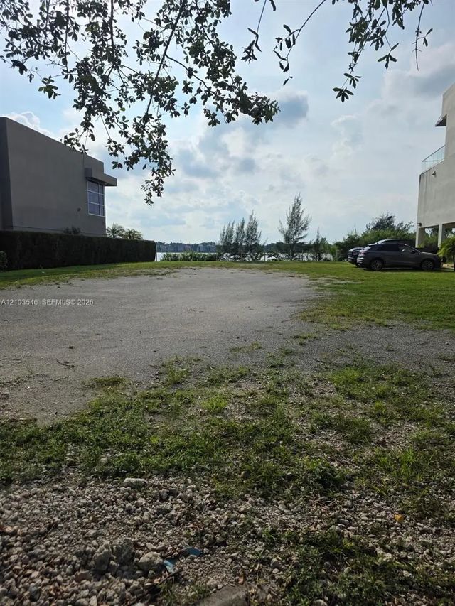 4 of 5 - 16410 Nw 59th Avenue, Miami Lakes, FL