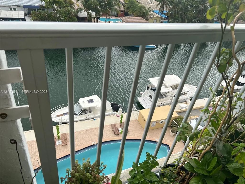 2000 Ne 135th Street #707, North Miami