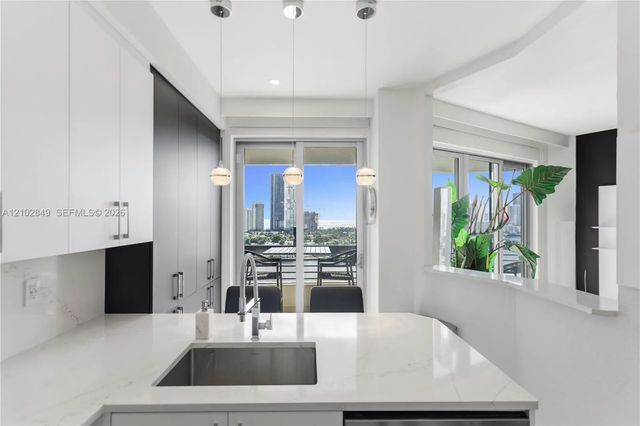 3 of 36 - 3600 Mystic Pointe Drive #ph-16, Aventura, FL
