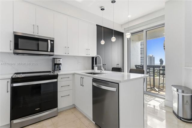 5 of 36 - 3600 Mystic Pointe Drive #ph-16, Aventura, FL