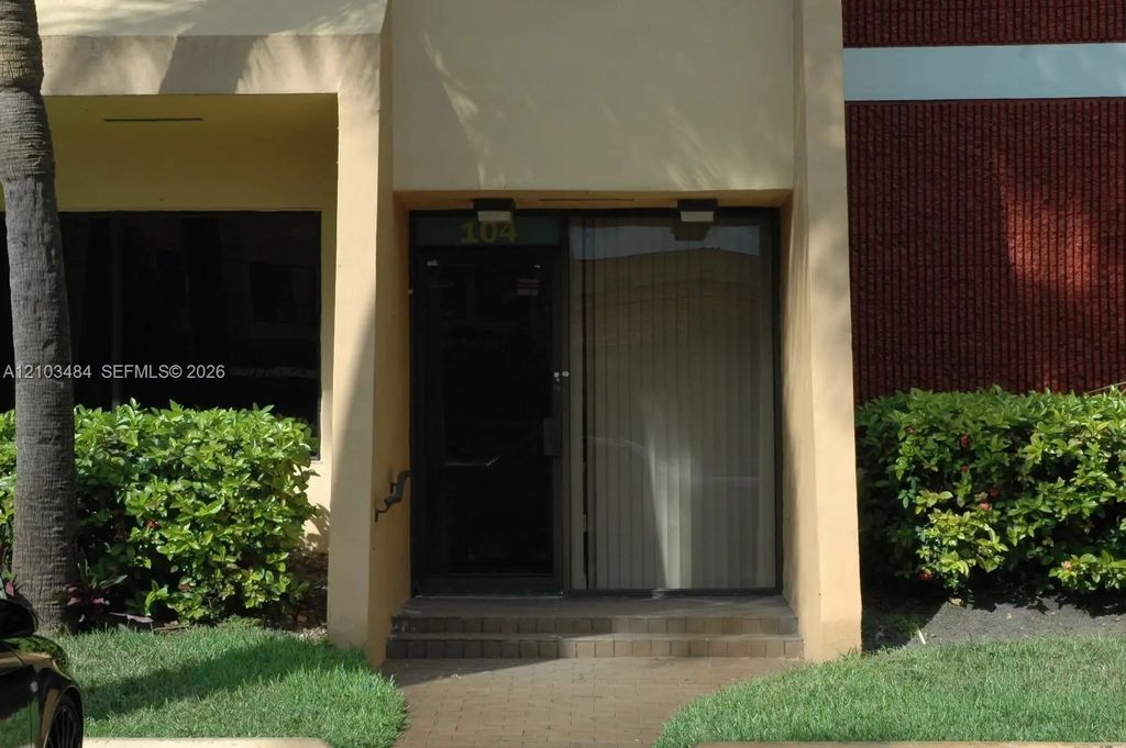 7600 W 20th Avenue #103, Hialeah