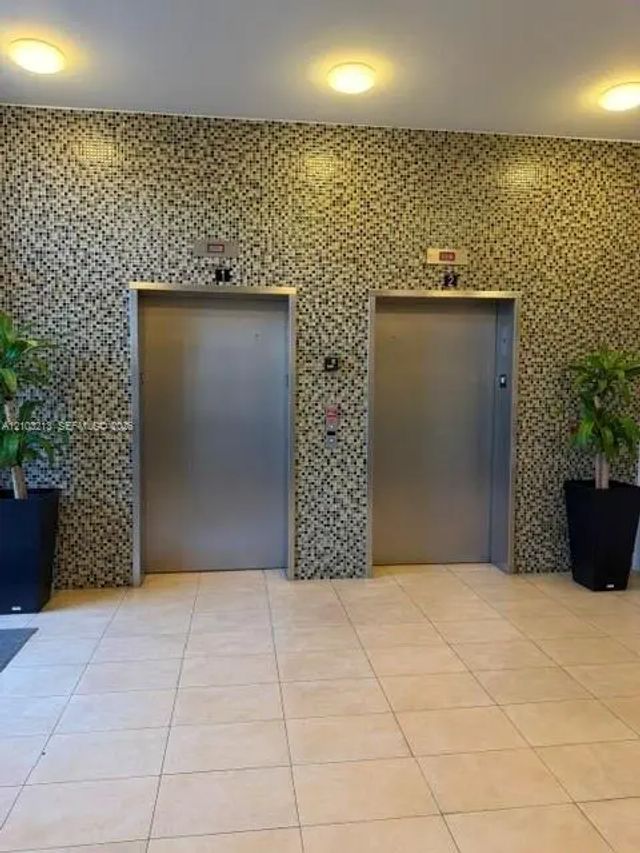 4 of 23 - 36 Nw 6th Avenue #402, Miami, FL