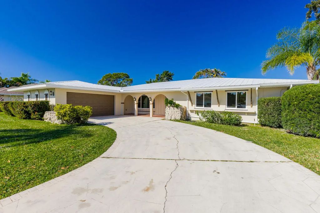 1425 Se Sunshine Avenue, Port St. Lucie