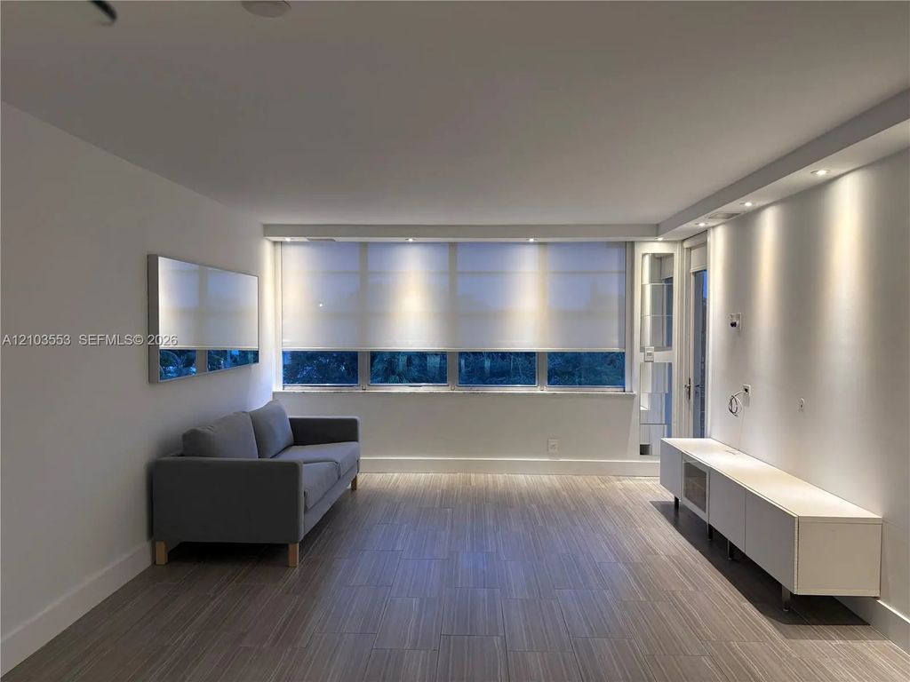 2771 Taft Street #412, Hollywood