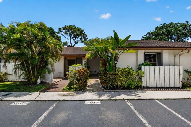 2 of 33 - 6102 Woodlake Boulevard, Greenacres, FL