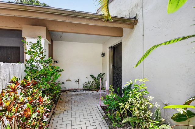 4 of 33 - 6102 Woodlake Boulevard, Greenacres, FL