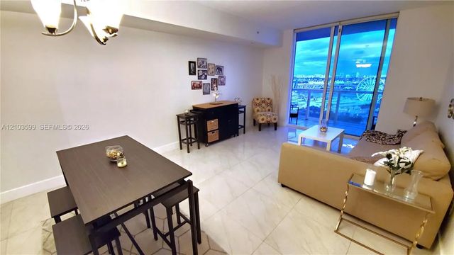 3 of 44 - 253 Ne 2nd Street #1809, Miami, FL