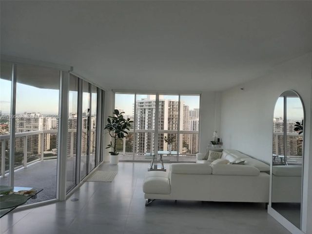 4 of 22 - 20185 E Country Club Drive #2406, Aventura, FL