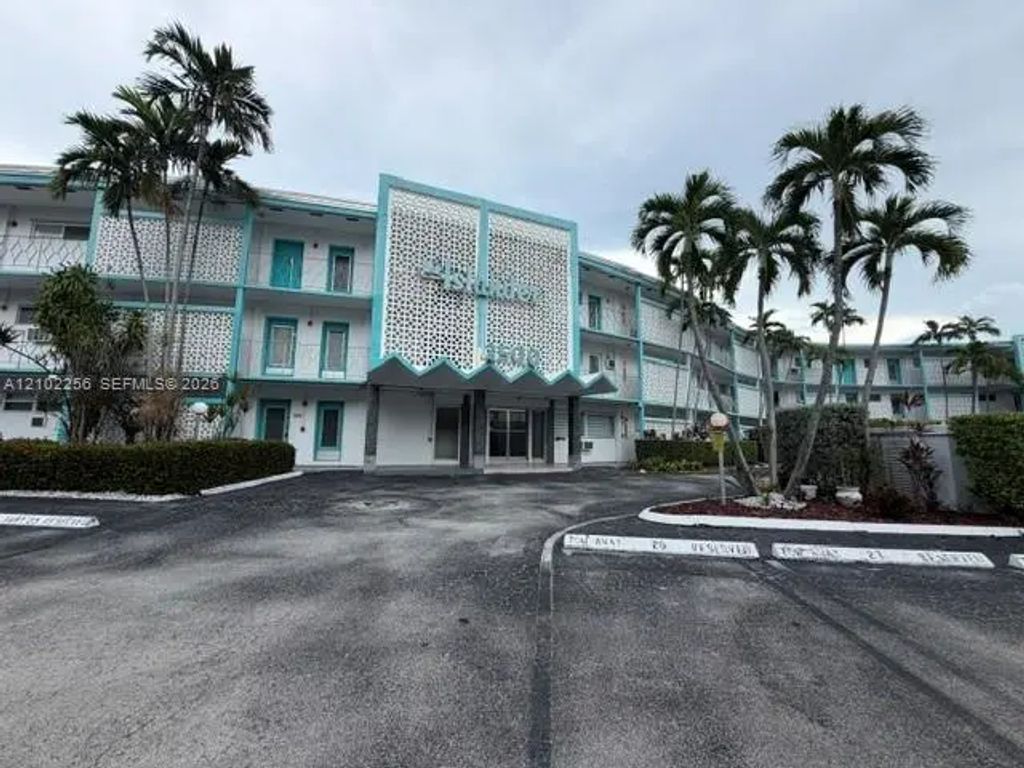 2500 Diana Drive #308, Hallandale Beach