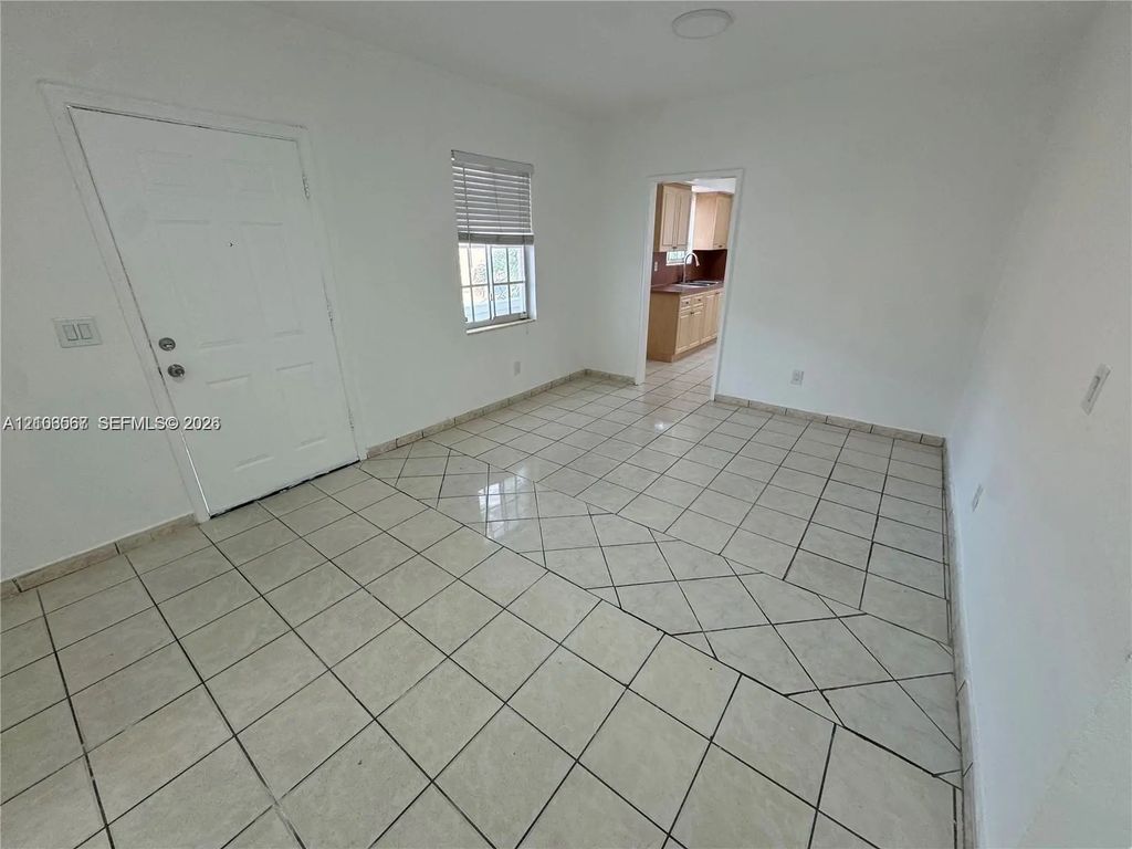 1021 Sw 8th Avenue, Miami