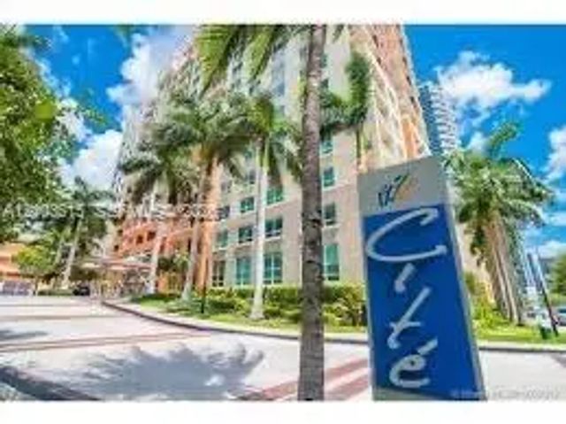 2 of 19 - 2001 Biscayne Boulevard #2415, Miami, FL