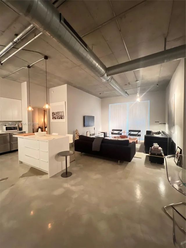 3 of 19 - 2001 Biscayne Boulevard #2415, Miami, FL