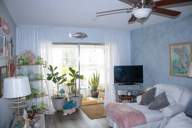 5 of 35 - 108 Lake Evelyn Drive, West Palm Beach, FL