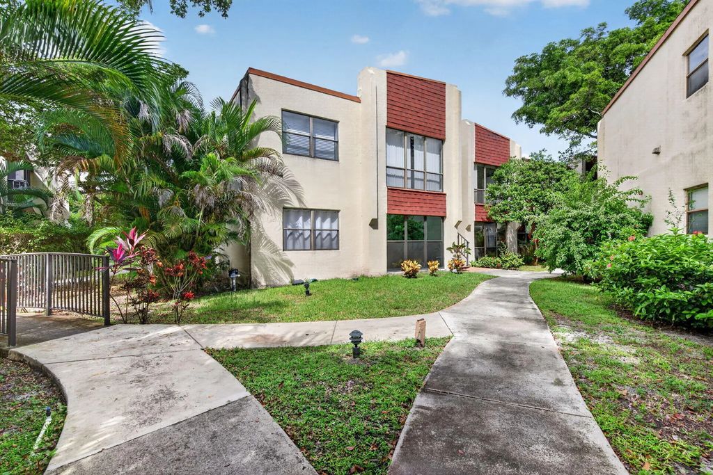 301 N Pine Island Road #162, Plantation