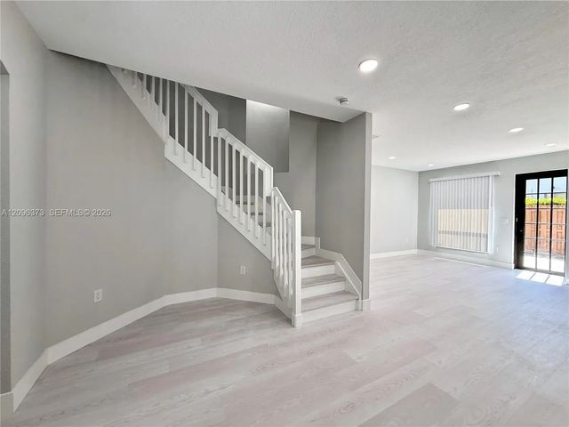 5 of 50 - 10392 Nw 31st Terrace, Doral, FL