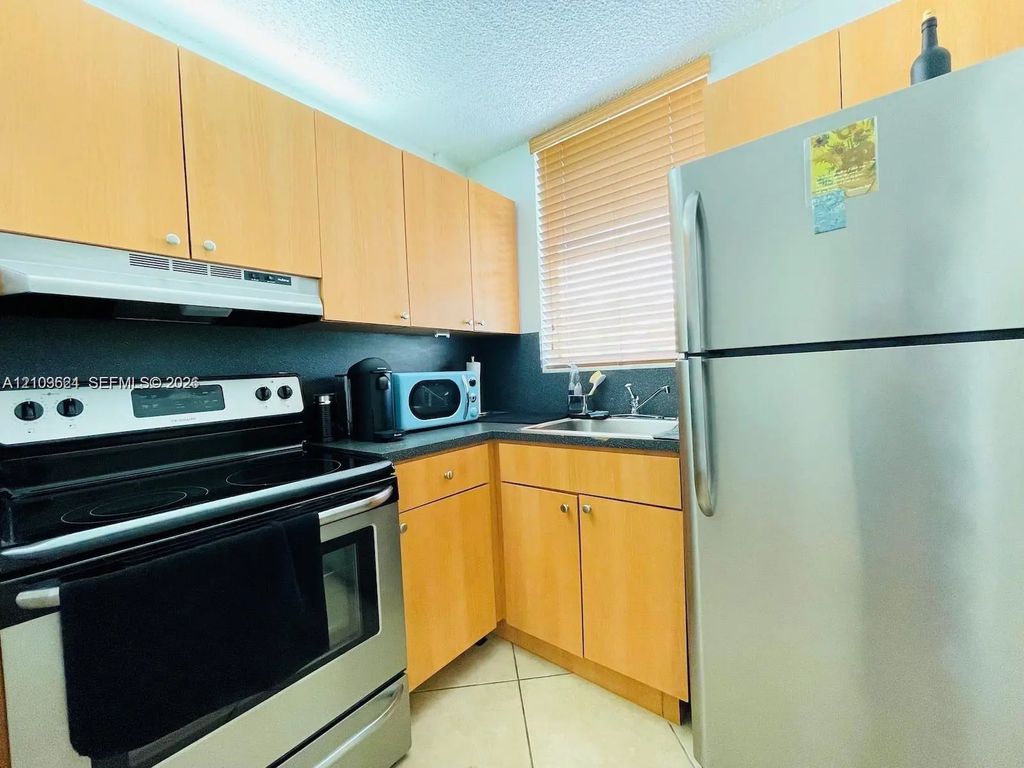 1801 S Treasure Drive #304, North Bay Village