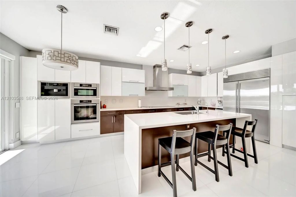 4424 E Whitewater Avenue, Weston