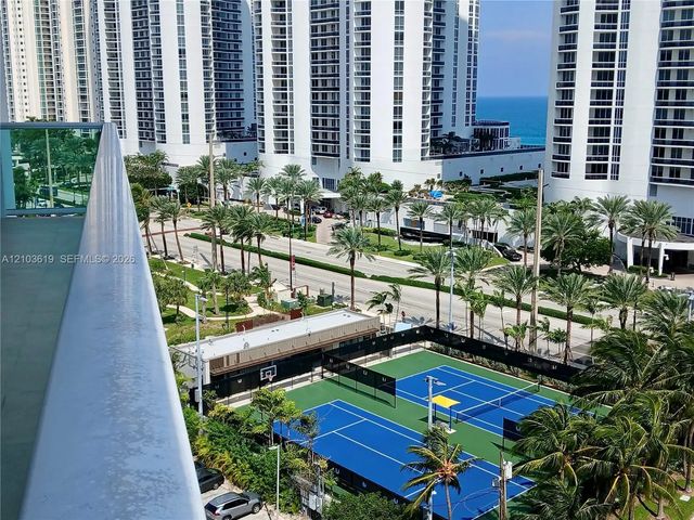 5 of 8 - 100 Bayview Drive #1106, Sunny Isles Beach, FL