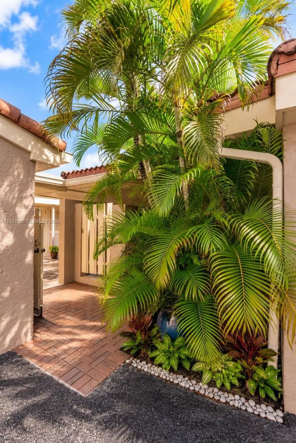 103 Tweedbrook Lane #101, Hollywood