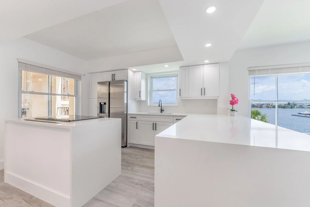 896 N Federal Highway #432, Atlantis