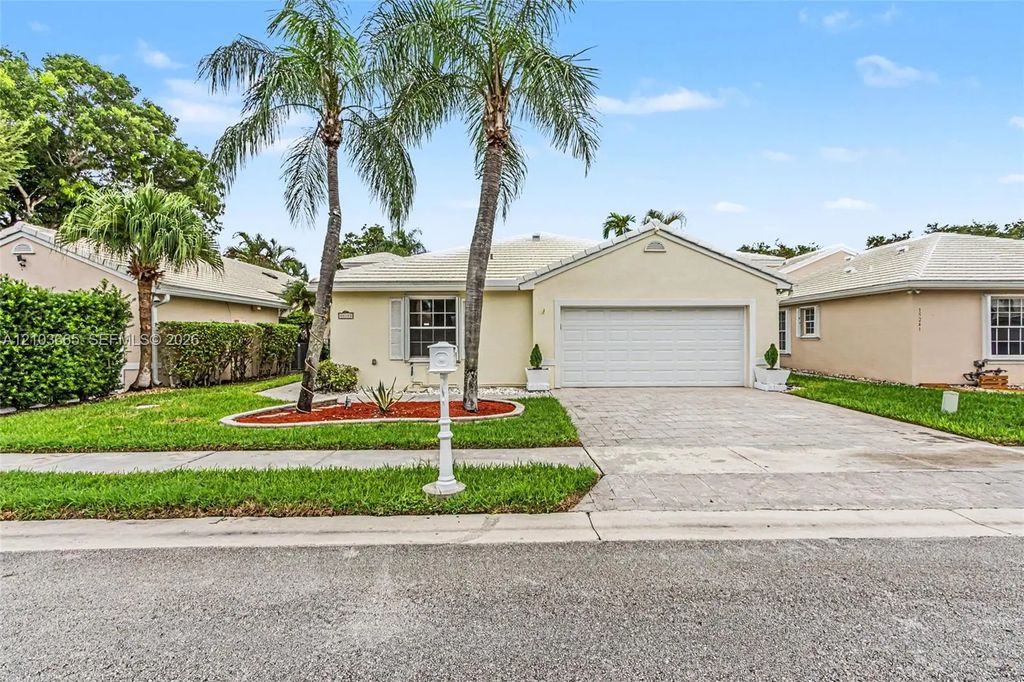 15251 Wilshire Way, Pembroke Pines