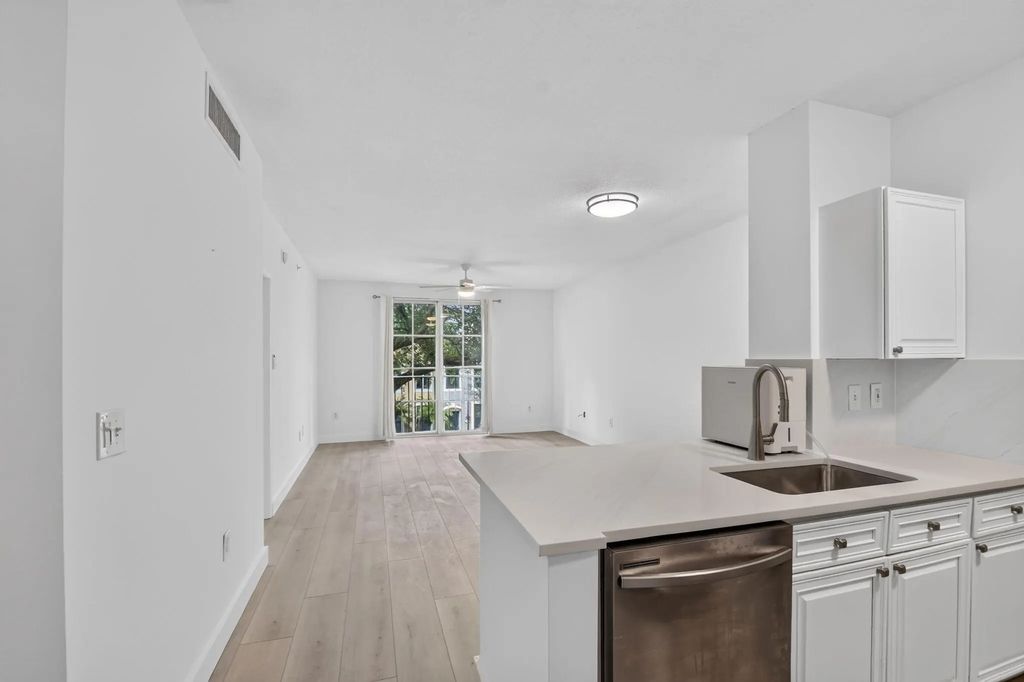 630 S Sapodilla Avenue #223, West Palm Beach