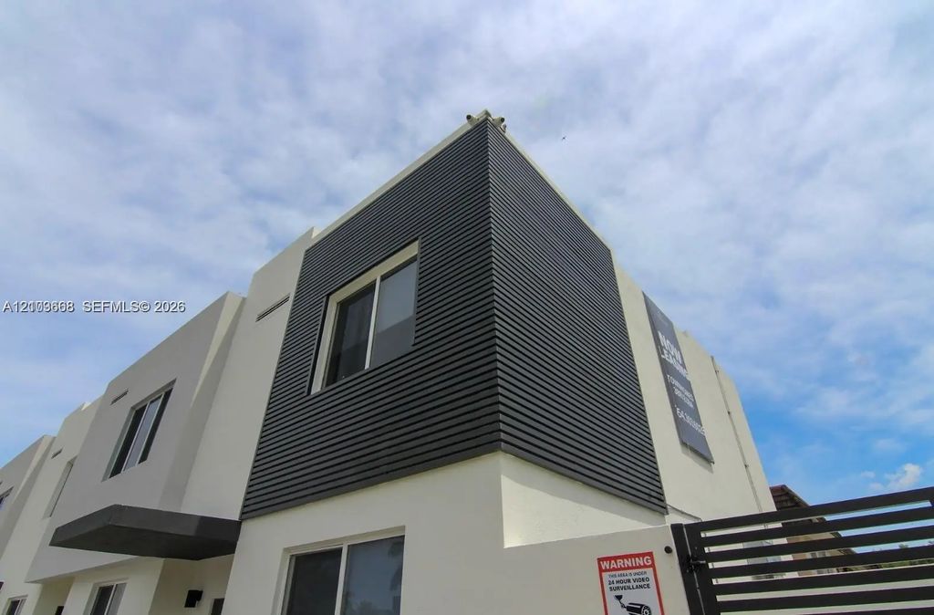 170 Nw 158th Street #10, Miami