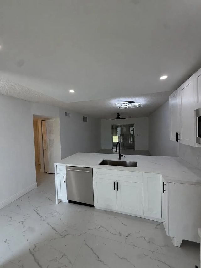 2 of 8 - 2161 Ne 1st Court #105, Boynton Beach, FL