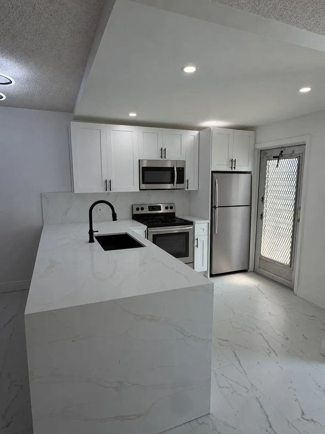 3 of 8 - 2161 Ne 1st Court #105, Boynton Beach, FL